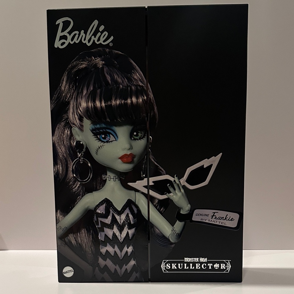 Monster High Skullector Barbie / Frankie Stein Empty Box for display. A139